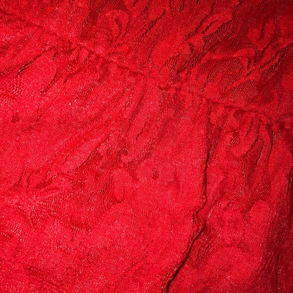 Simple Red Dress 💋 - Picture 3 of 3